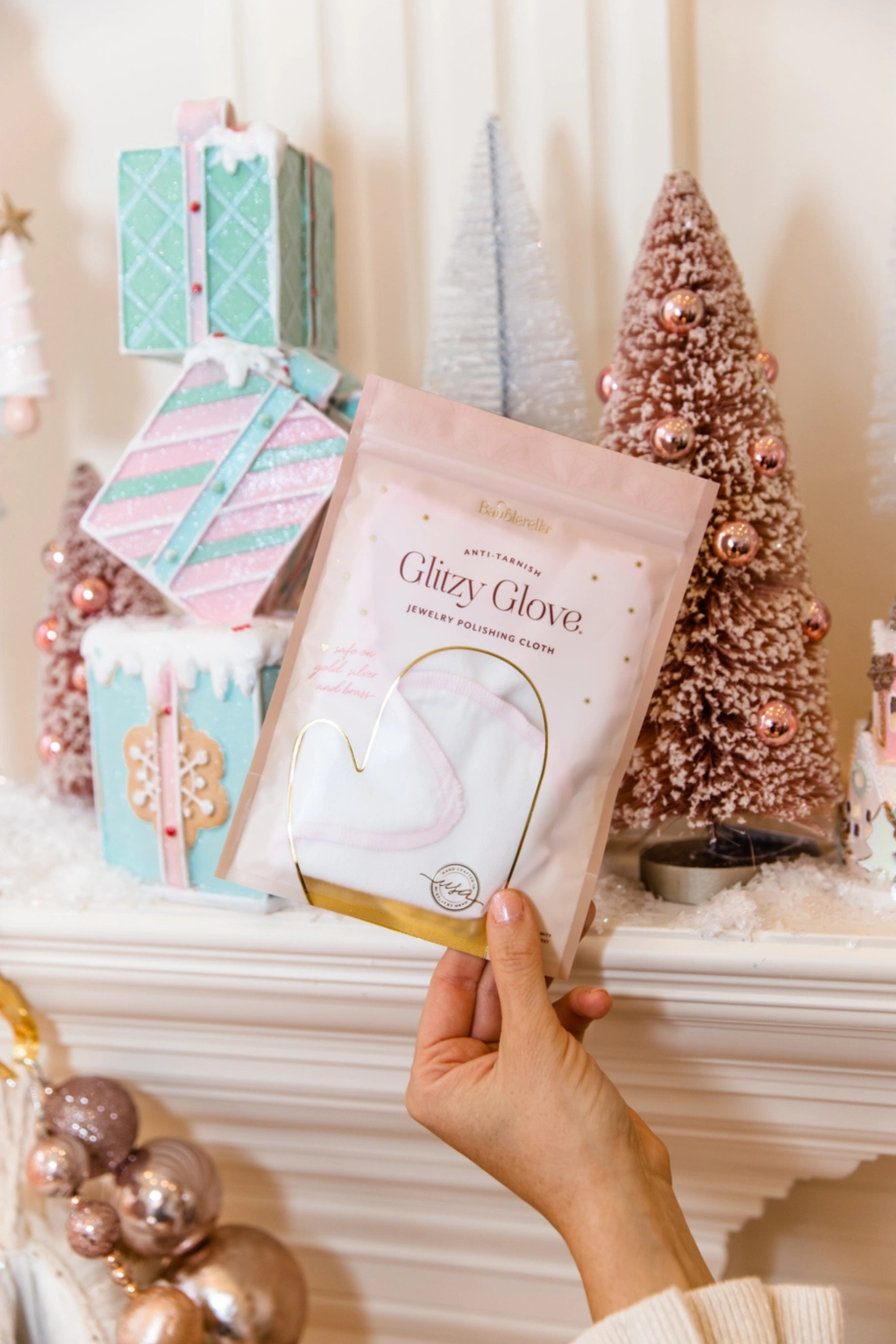 Baublerella Glitzy Glove Jewelry Polishing Mitt