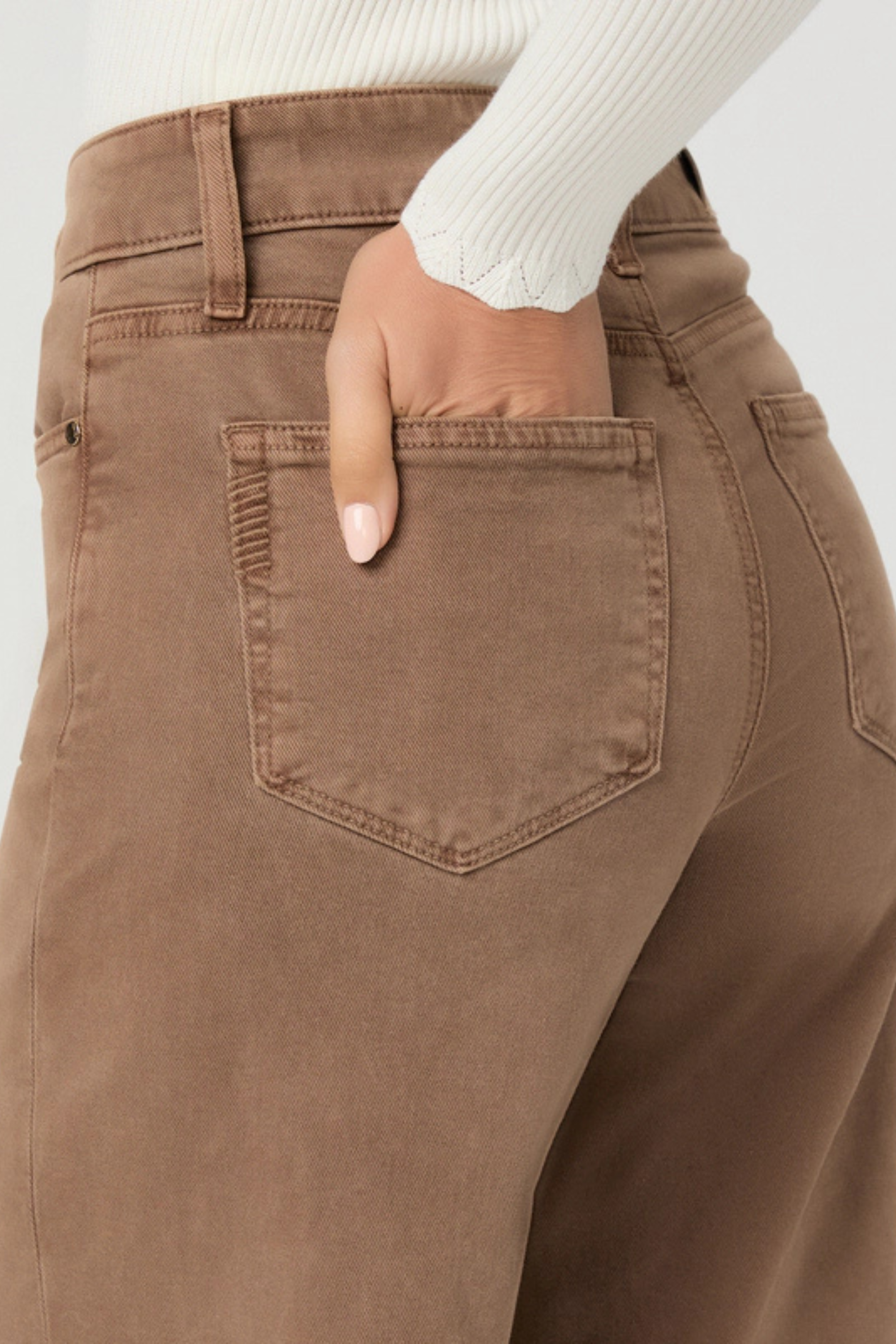 Paige Anessa 31" Clean Hem in Vintage Canewood
