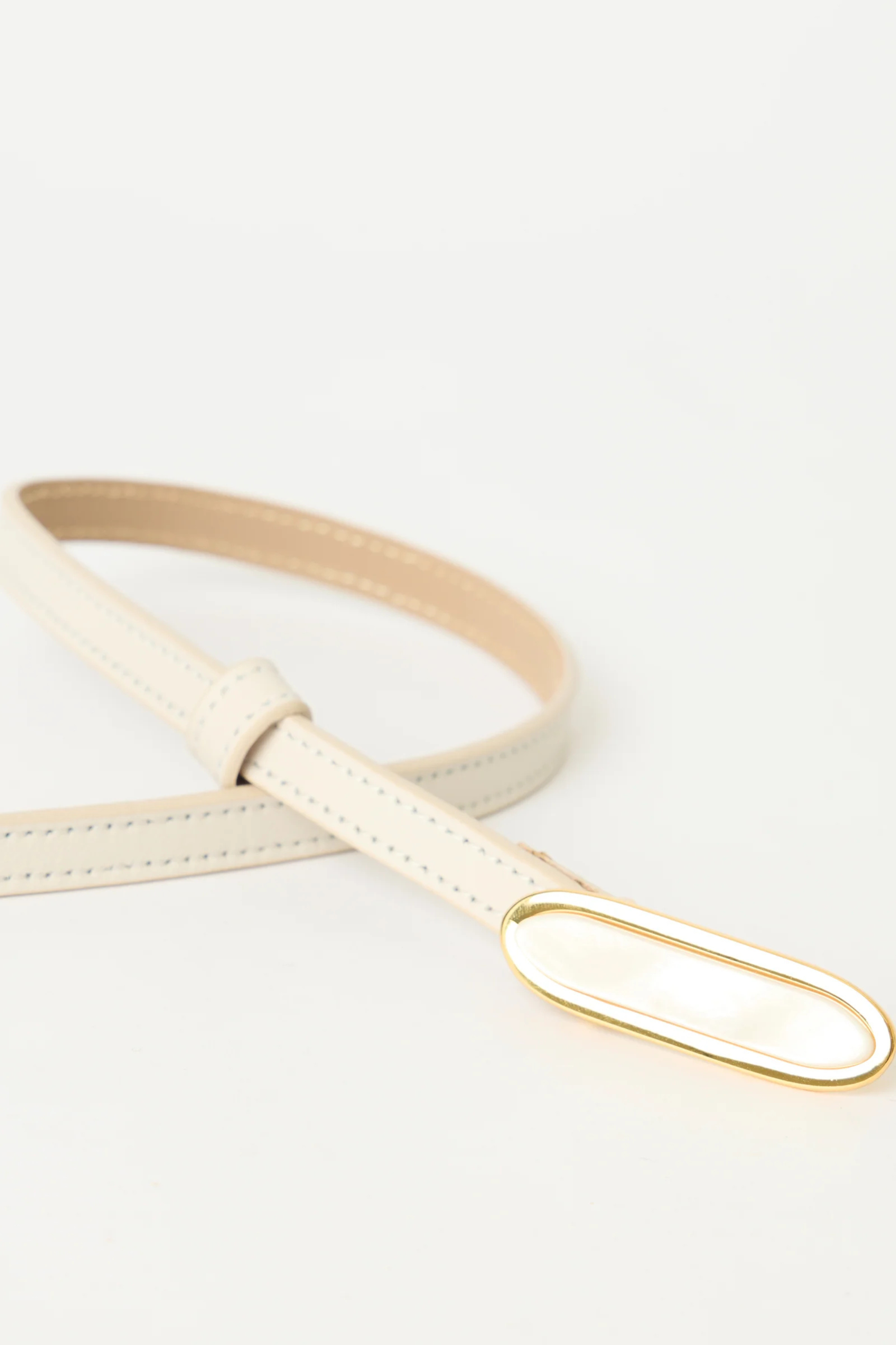 B-low the Belt Beryl in Gesso/Pearl