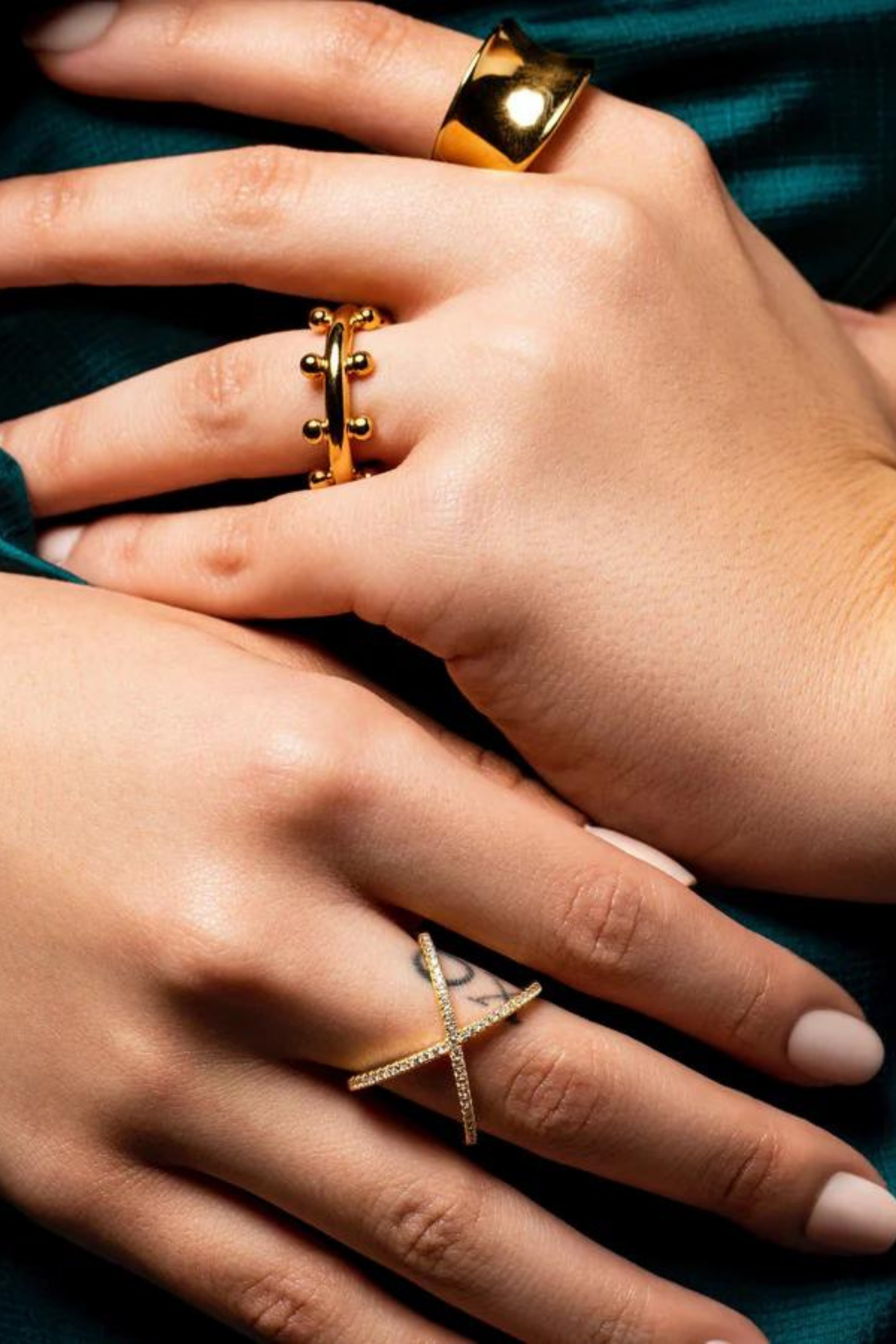 Sahira Cindy Stud Ring