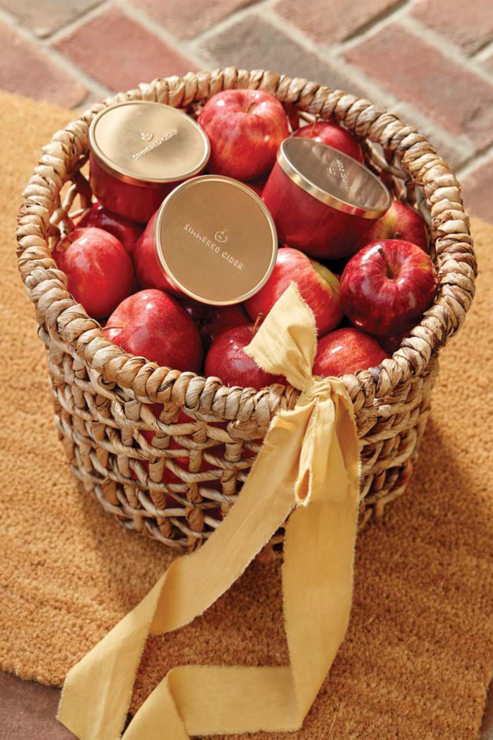 Thymes Cider Gold Lid Tin