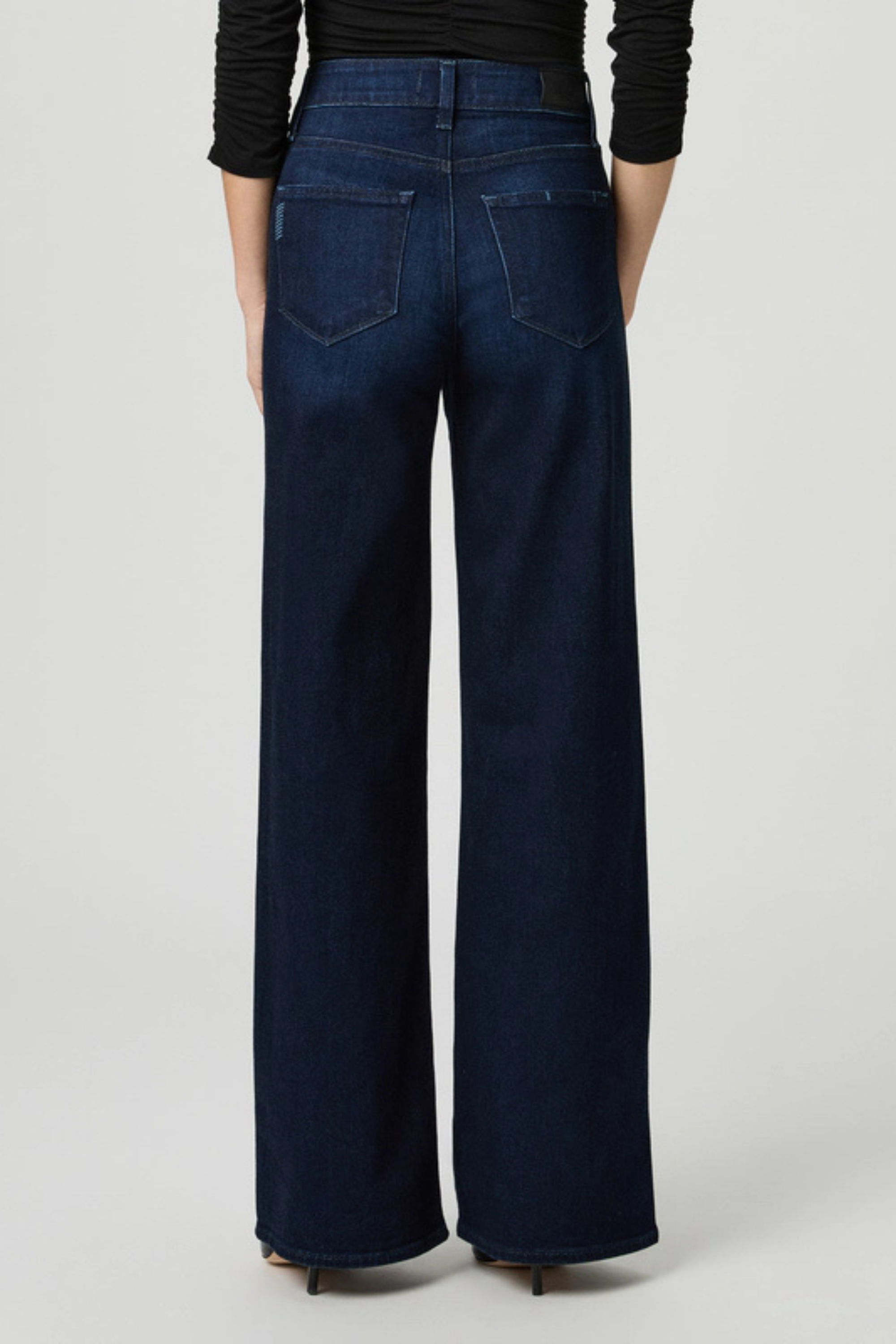 Paige Anessa 33" in Elevated