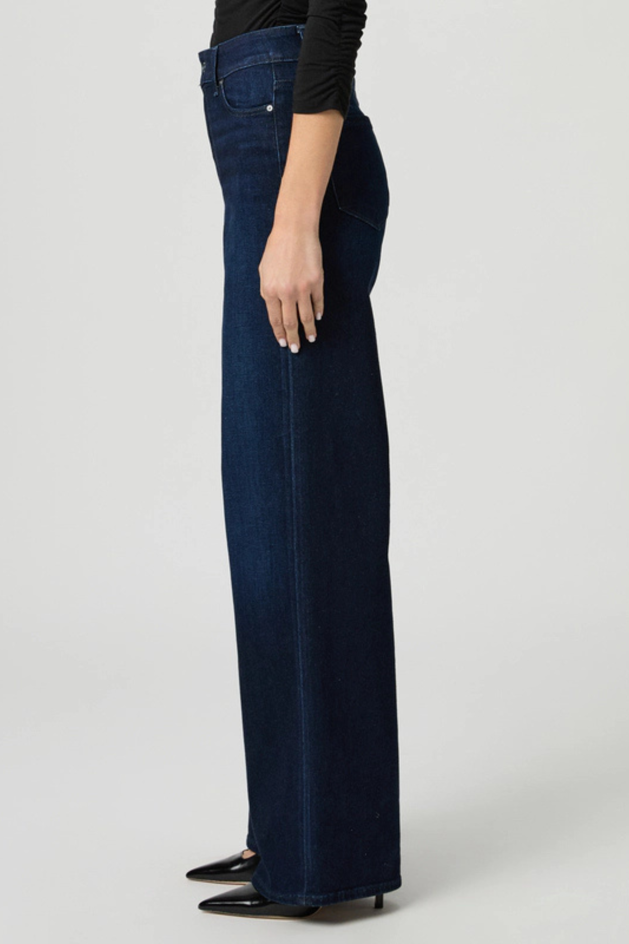 Paige Anessa 33" in Elevated