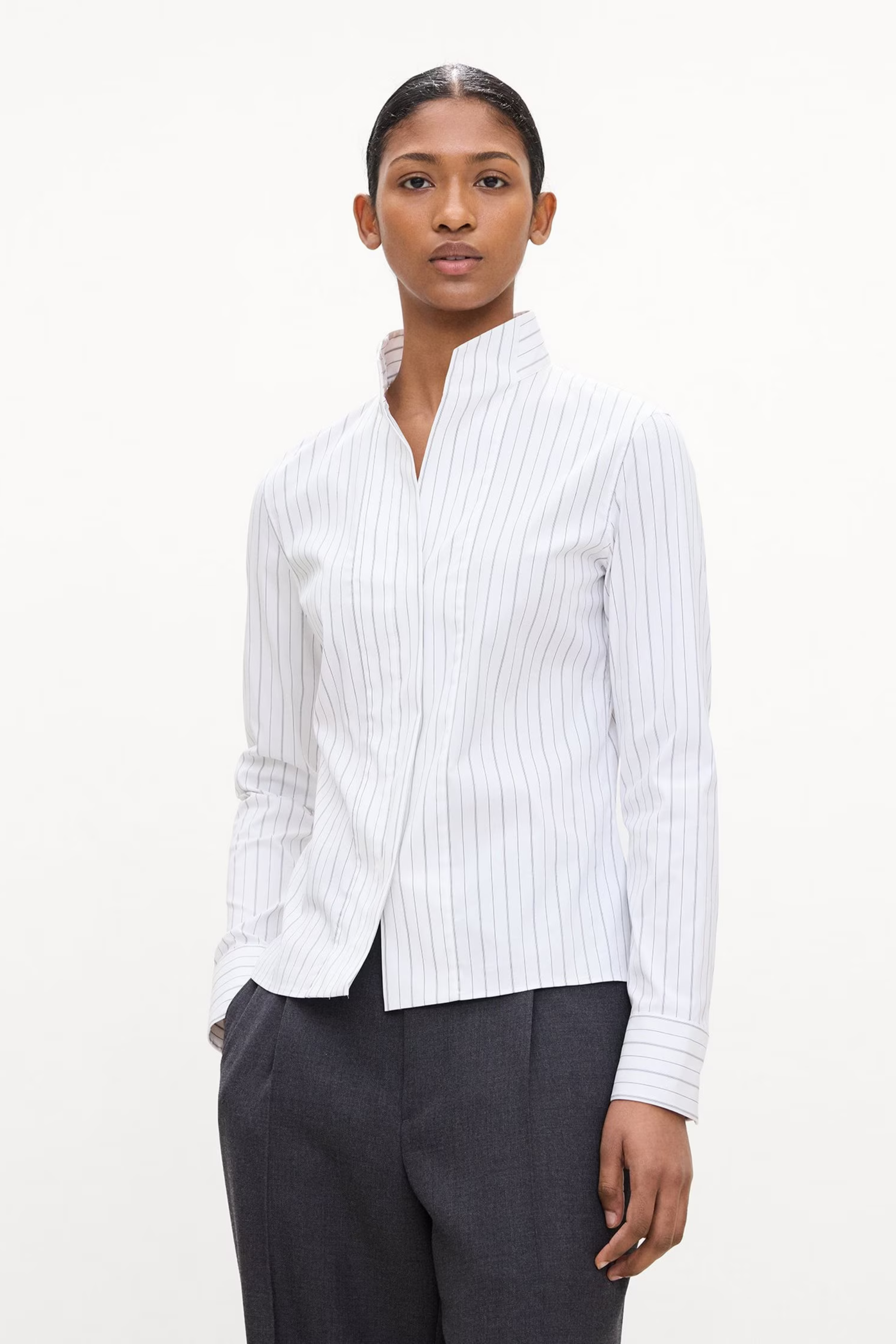 Theory Minimal Tailored Shirt in White/Black
