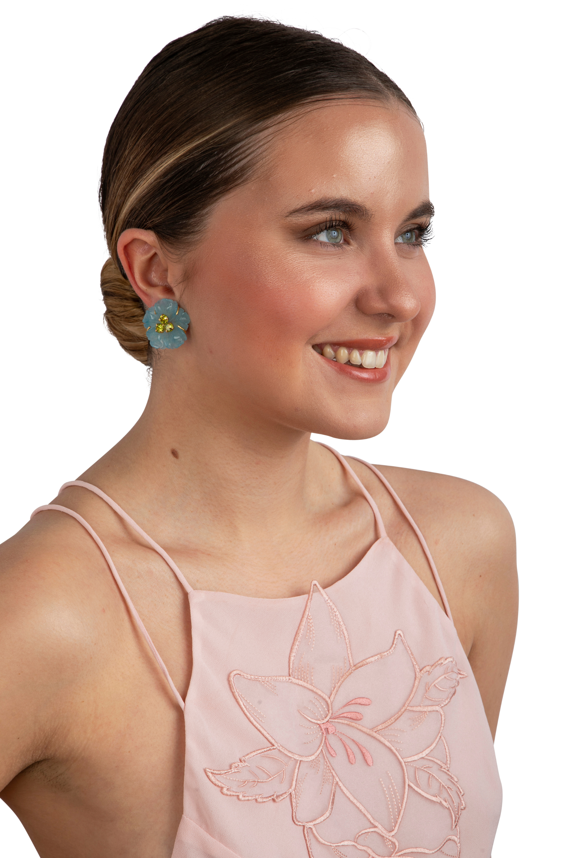 Bounkit Carved Flower Earring
