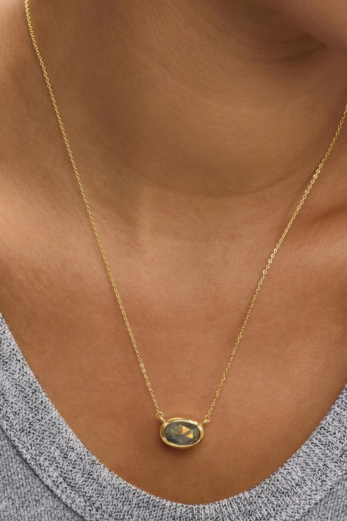 Melinda Maria She's a Boss Pendant Neck Lab
