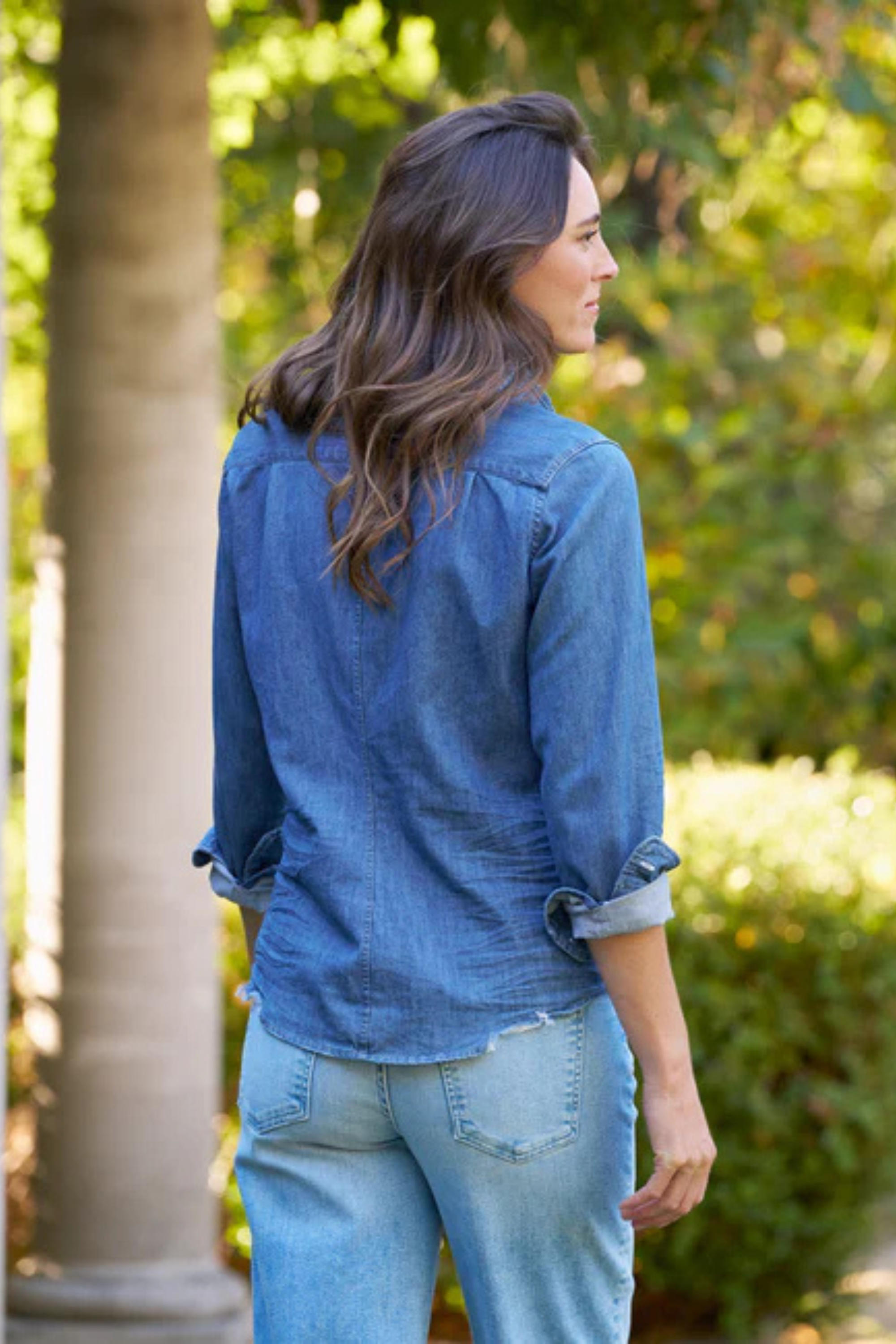 Frank & Eileen Barry Tailored Button Up in Vintage Indigo