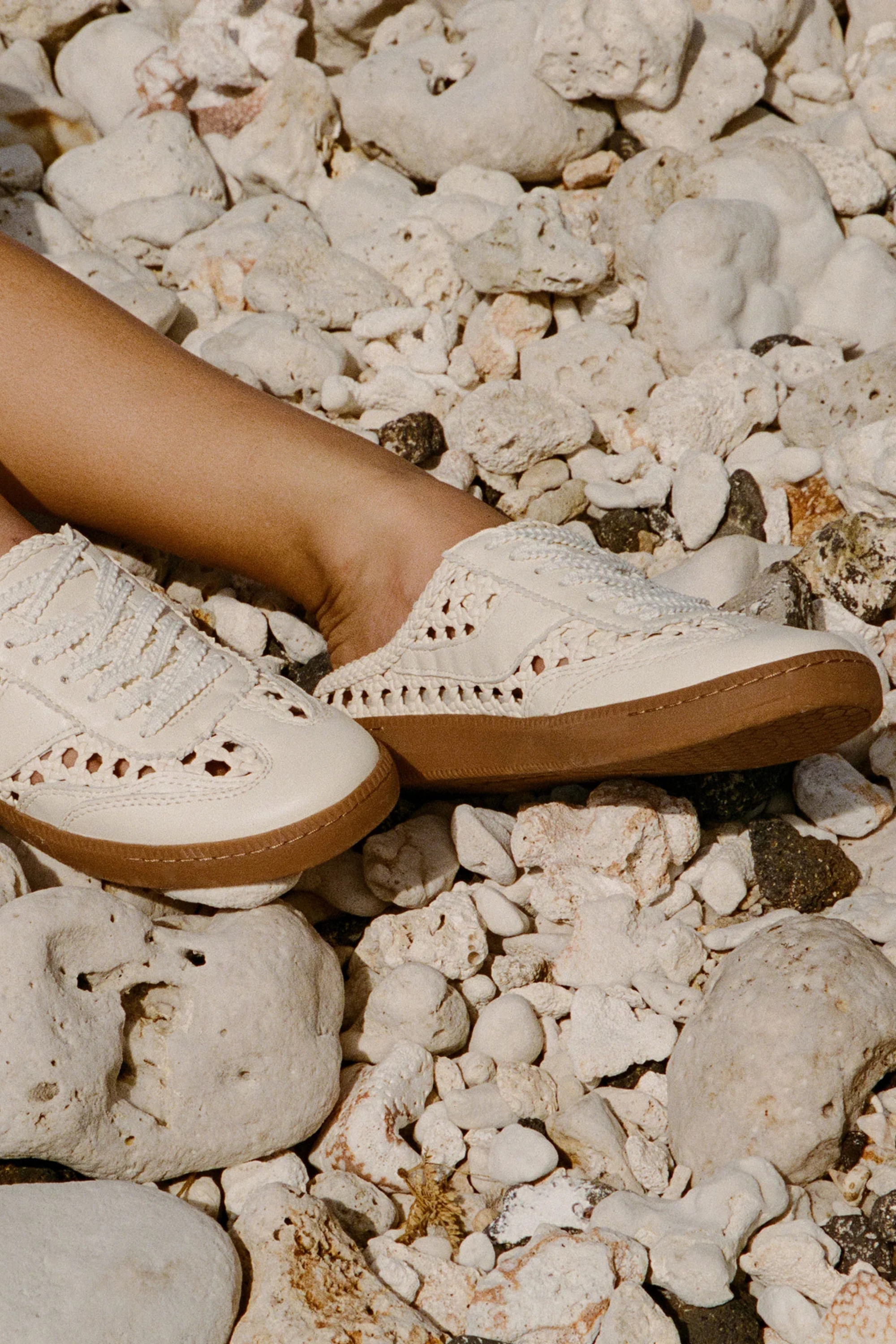 Dolce Vita Notice Slide Sneaker Cream Woven