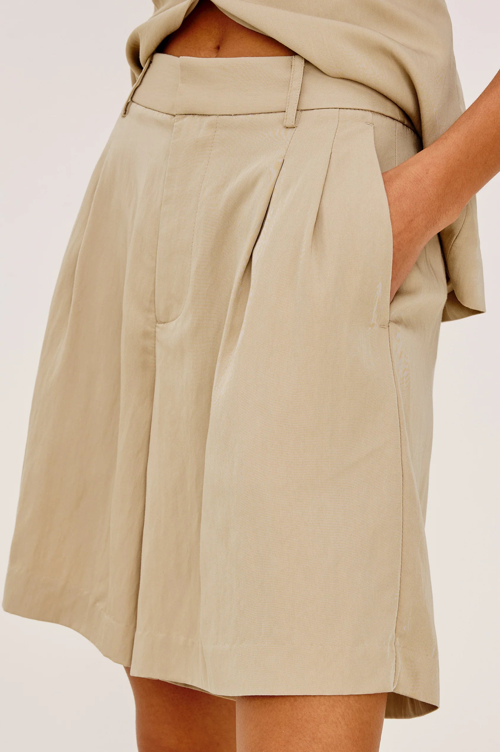 Rails Zamora Short